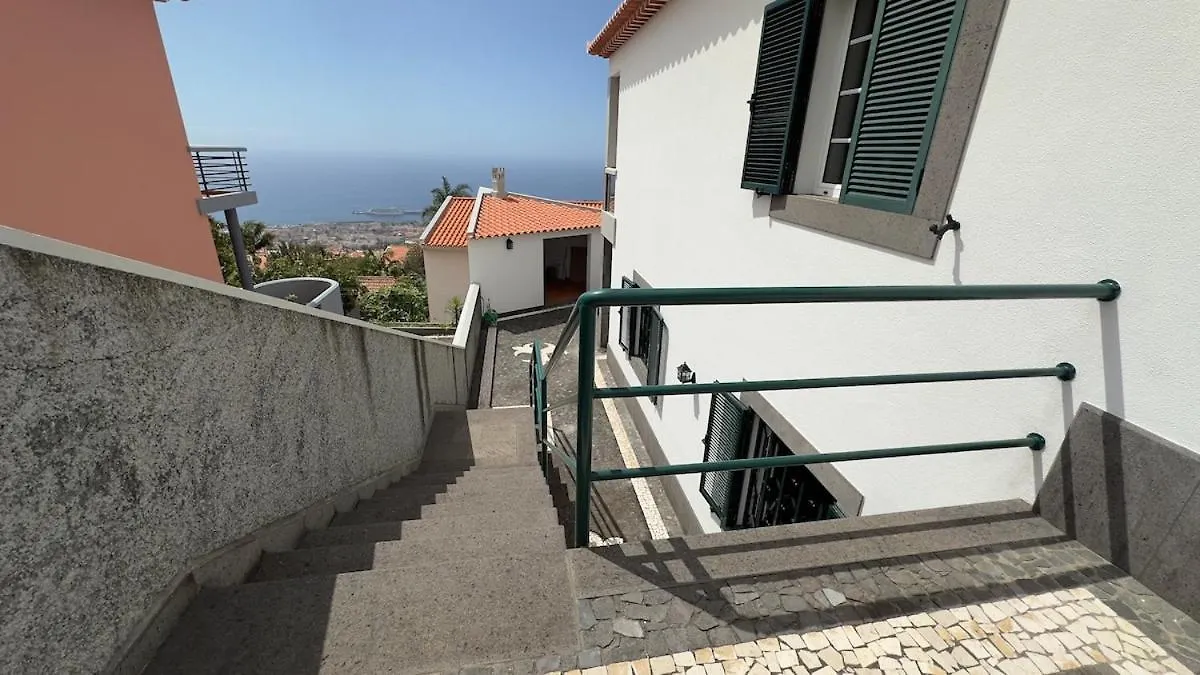 Casa Mollivia - Breath Taking Views Over Funchal Semesterbostad Funchal (Madeira)